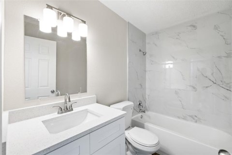Condo in Tampa, Florida, 1 bedroom  № 1829368 - photo 18