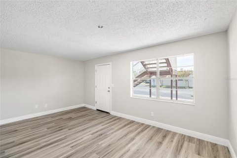 Condo in Tampa, Florida, 1 bedroom  № 1829368 - photo 8