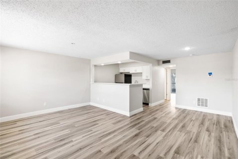 Condo in Tampa, Florida, 1 bedroom  № 1829368 - photo 5