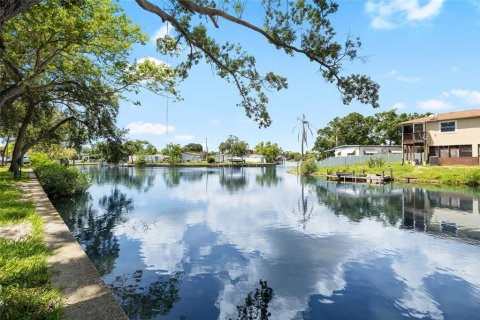 Condo in Tampa, Florida, 1 bedroom  № 1829368 - photo 23