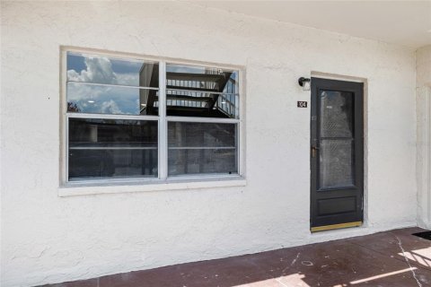 Condo in Tampa, Florida, 1 bedroom  № 1829368 - photo 4