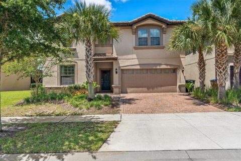 Casa en venta en Kissimmee, Florida, 9 dormitorios, 408.4 m2 № 1906160 - foto 2