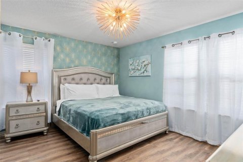 Casa en venta en Kissimmee, Florida, 9 dormitorios, 408.4 m2 № 1906160 - foto 6