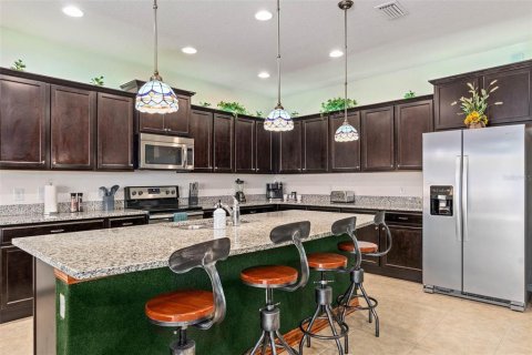 Casa en venta en Kissimmee, Florida, 9 dormitorios, 408.4 m2 № 1906160 - foto 21