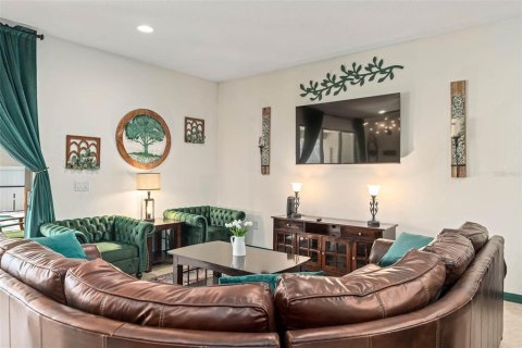 Casa en venta en Kissimmee, Florida, 9 dormitorios, 408.4 m2 № 1906160 - foto 18