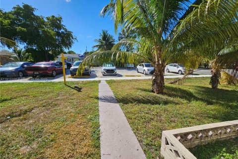 Снять в аренду квартиру в Холливуд, Флорида 46.45м2, № 1969301 - фото 8