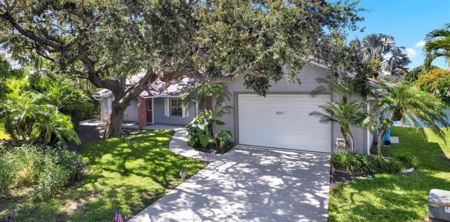 House in Seminole, Florida 3 bedrooms, 198.9 sq.m. № 1784303