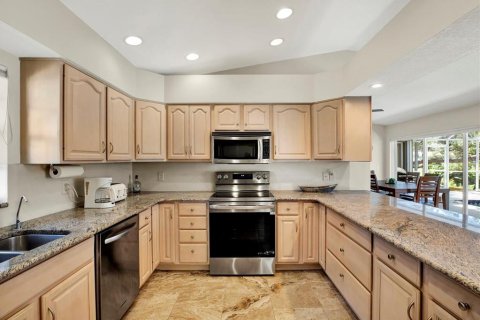 House in Seminole, Florida 3 bedrooms, 198.9 sq.m. № 1784303 - photo 15