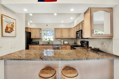 House in Seminole, Florida 3 bedrooms, 198.9 sq.m. № 1784303 - photo 12