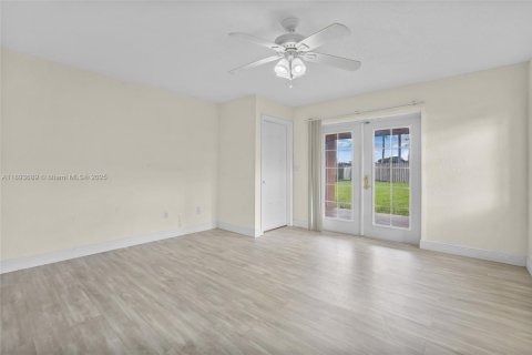Casa en venta en Homestead, Florida, 3 dormitorios, 149.02 m2 № 1945687 - foto 15