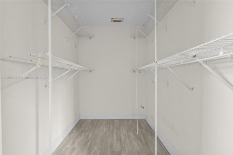 Casa en venta en Homestead, Florida, 3 dormitorios, 149.02 m2 № 1945687 - foto 14