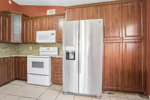 Casa en venta en Homestead, Florida, 3 dormitorios, 149.02 m2 № 1945687 - foto 10