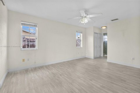 Casa en venta en Homestead, Florida, 3 dormitorios, 149.02 m2 № 1945687 - foto 11