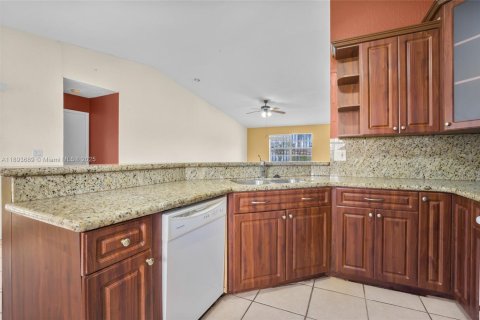Casa en venta en Homestead, Florida, 3 dormitorios, 149.02 m2 № 1945687 - foto 9