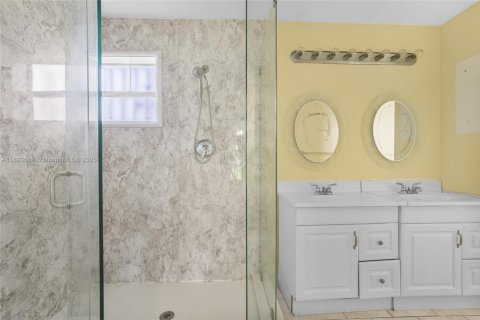 Casa en venta en Homestead, Florida, 3 dormitorios, 149.02 m2 № 1945687 - foto 12