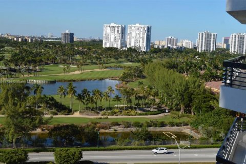 Condo in Aventura, Florida, 2 bedrooms  № 1838624 - photo 3