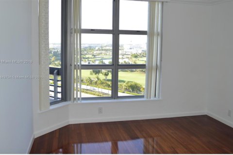 Condo in Aventura, Florida, 2 bedrooms  № 1838624 - photo 8