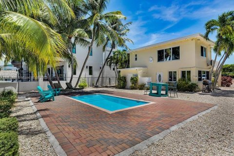 House in Islamorada, Village of Islands, Florida 2 bedrooms, 86.21 sq.m. № 1890280 - photo 19