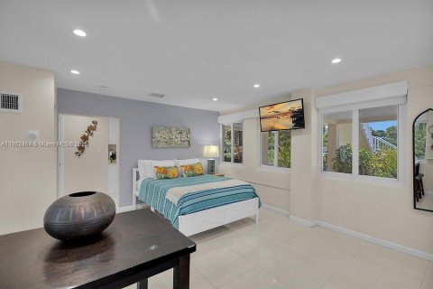 House in Islamorada, Village of Islands, Florida 2 bedrooms, 86.21 sq.m. № 1890280 - photo 29