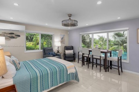 House in Islamorada, Village of Islands, Florida 2 bedrooms, 86.21 sq.m. № 1890280 - photo 8