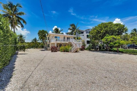 House in Islamorada, Village of Islands, Florida 2 bedrooms, 86.21 sq.m. № 1890280 - photo 4