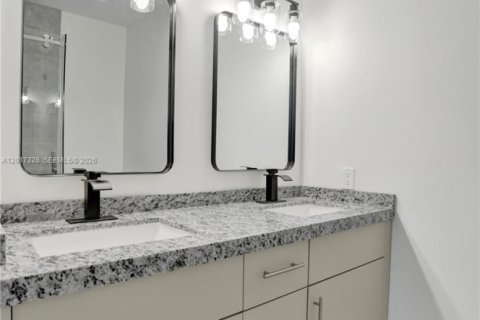 House in Fort Lauderdale, Florida 3 bedrooms № 2189413 - photo 30
