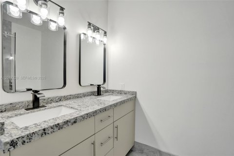 House in Fort Lauderdale, Florida 3 bedrooms № 2189413 - photo 29
