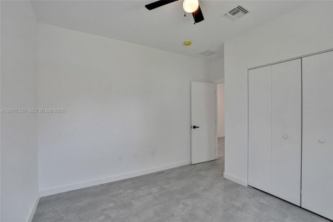 House in Fort Lauderdale, Florida 3 bedrooms № 2189413 - photo 12