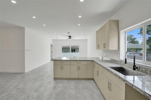 House in Fort Lauderdale, Florida 3 bedrooms № 2189413 - photo 7