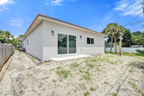 House in Fort Lauderdale, Florida 3 bedrooms № 2189413 - photo 3
