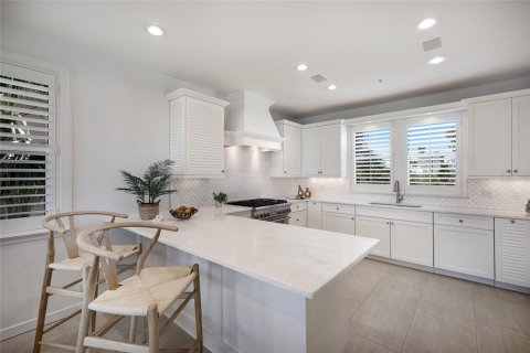 House in Boca Grande, Florida 3 bedrooms, 252.14 sq.m. № 2266971 - photo 11