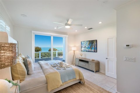 House in Boca Grande, Florida 3 bedrooms, 252.14 sq.m. № 2266971 - photo 18