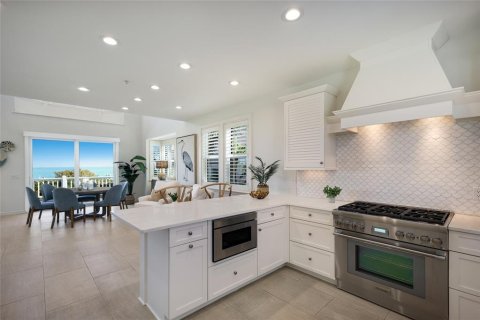 House in Boca Grande, Florida 3 bedrooms, 252.14 sq.m. № 2266971 - photo 14