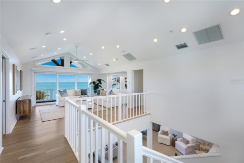 House in Boca Grande, Florida 3 bedrooms, 252.14 sq.m. № 2266971 - photo 24