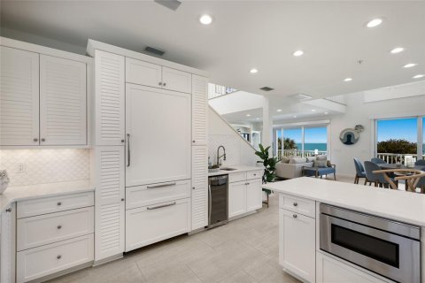 House in Boca Grande, Florida 3 bedrooms, 252.14 sq.m. № 2266971 - photo 13