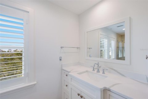 House in Boca Grande, Florida 3 bedrooms, 252.14 sq.m. № 2266971 - photo 30
