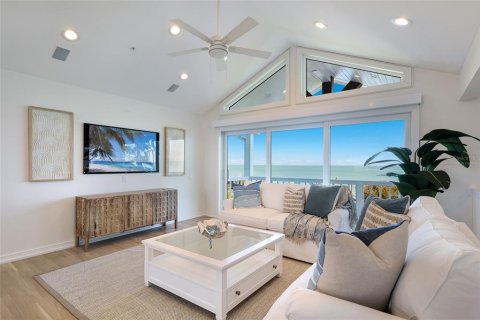 House in Boca Grande, Florida 3 bedrooms, 252.14 sq.m. № 2266971 - photo 26