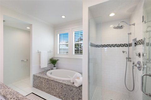 House in Boca Grande, Florida 3 bedrooms, 252.14 sq.m. № 2266971 - photo 22