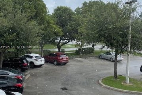 Copropriété à vendre à Doral, Floride: 3 chambres, 128.67 m2 № 1988113 - photo 24