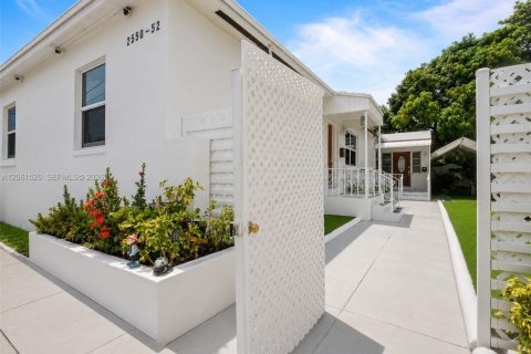 Villa ou maison à vendre à Miami, Floride: 5 chambres № 2191356 - photo 25