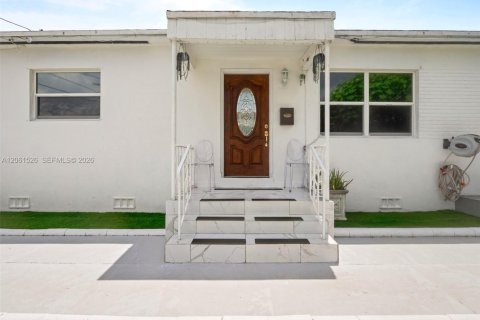 Villa ou maison à vendre à Miami, Floride: 5 chambres № 2191356 - photo 23