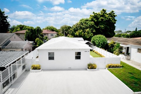 Villa ou maison à Miami, Floride 5 chambres № 2191356