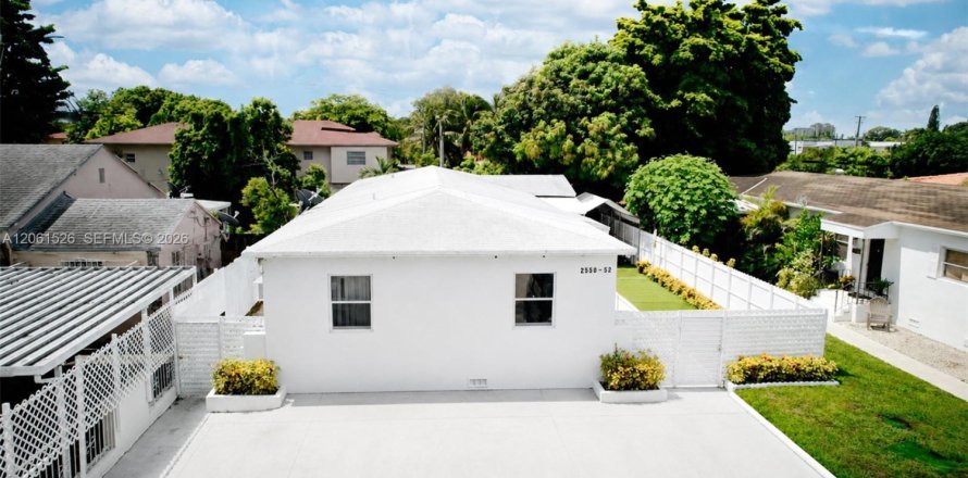 Villa ou maison à Miami, Floride 5 chambres № 2191356