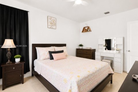 Villa ou maison à vendre à Miami, Floride: 5 chambres № 2191356 - photo 18