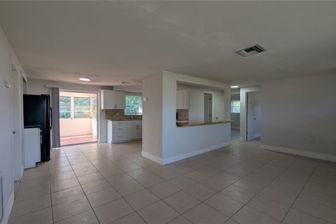 House in Holiday, Florida 2 bedrooms, 84.08 sq.m. № 2391224 - photo 4