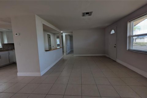 House in Holiday, Florida 2 bedrooms, 84.08 sq.m. № 2391224 - photo 5