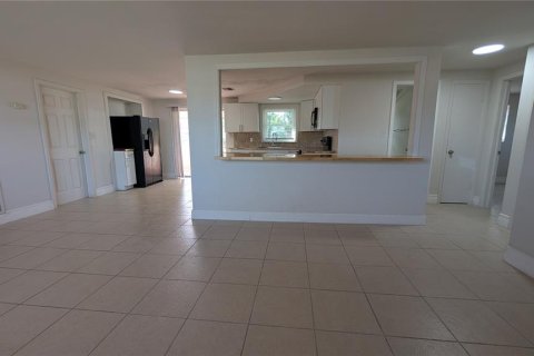 House in Holiday, Florida 2 bedrooms, 84.08 sq.m. № 2391224 - photo 2