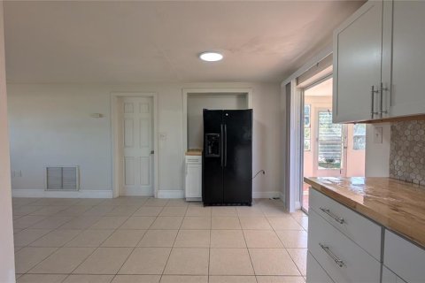 House in Holiday, Florida 2 bedrooms, 84.08 sq.m. № 2391224 - photo 7