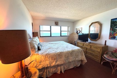 Condo in Jensen Beach, Florida, 2 bedrooms  № 2175389 - photo 13