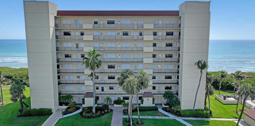 Condo in Jensen Beach, Florida, 2 bedrooms  № 2175389